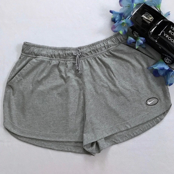 Nike NWT Performance Shorts Women 1X - Picture 2 of 9